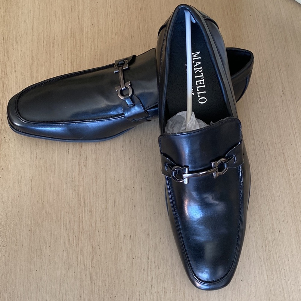 Mens formal leather black dress shoes. Actual Size 11 Mislabeled as 10.5”